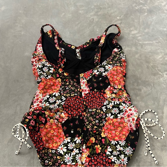 New! Skinny Dippers Jellyroll Floral Print One-Piece Swimsuit nwt 27665 - Picture 9 of 12